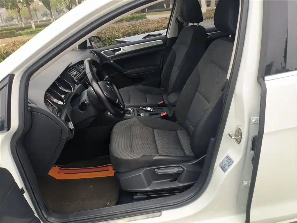 Volkswagen Golf 2020 Beloved Edition 280TSI DSG Comfort фото 15