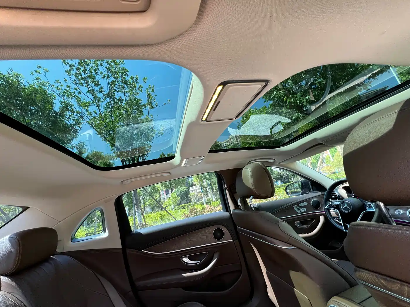 Mercedes-Benz E-Class 2023 E 300 L Fashion фото 11