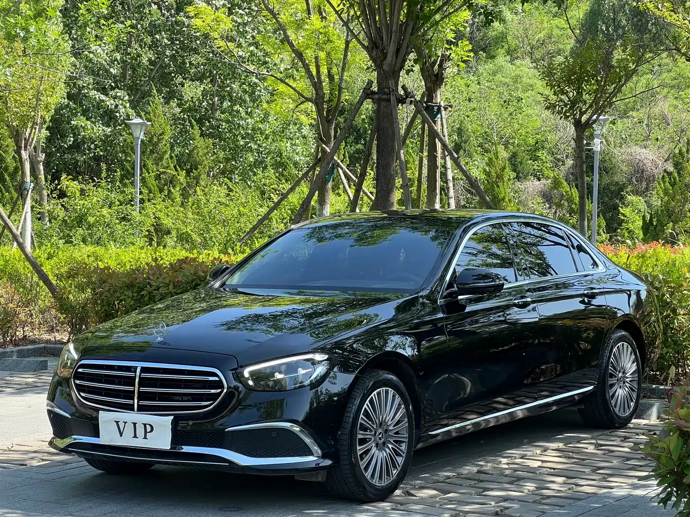 Mercedes-Benz E-Class 2023 E 300 L Fashion