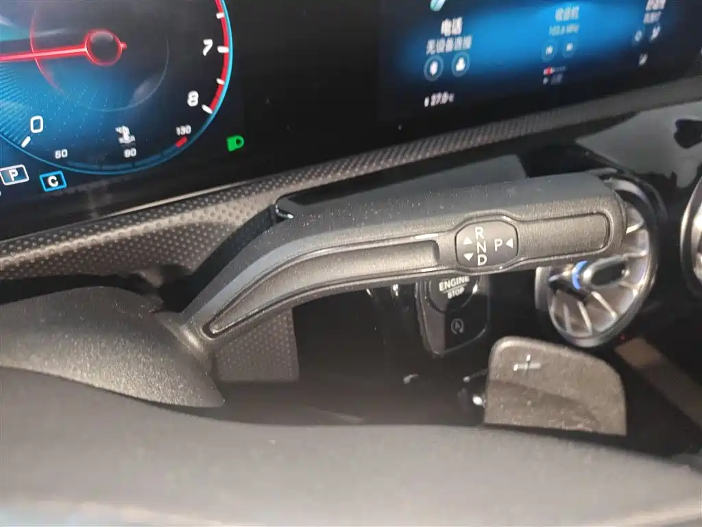 Mercedes-Benz A-Class (Import) 2019 A 200 Dynamic Version фото 10