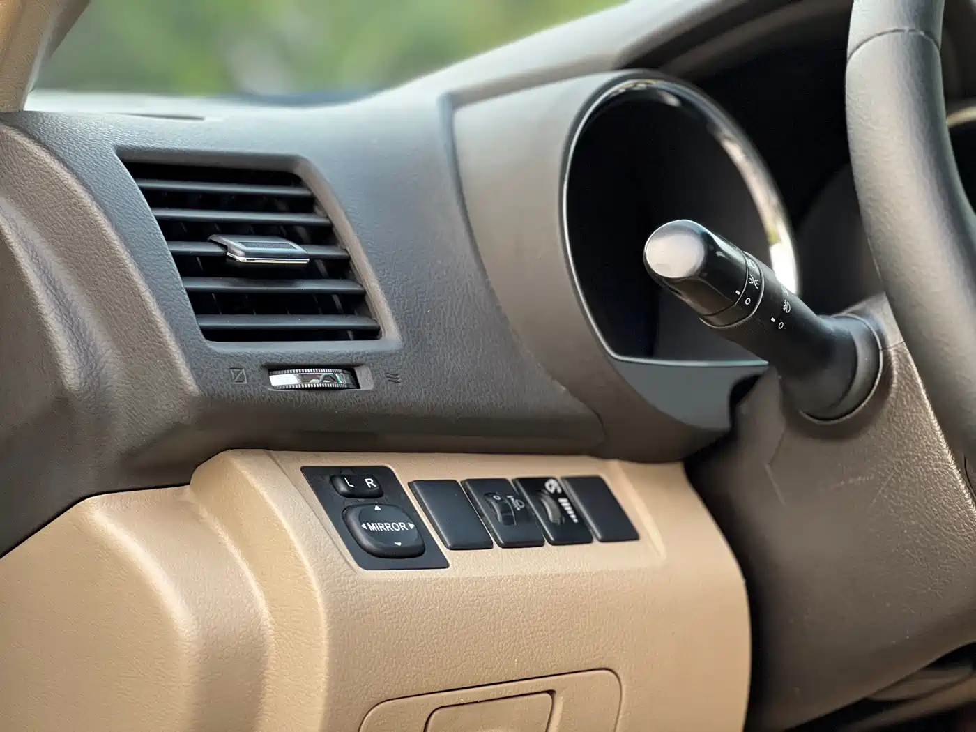 Toyota Highlander 2011 2.7L 2WD 7-seat Luxury Navigation фото 23