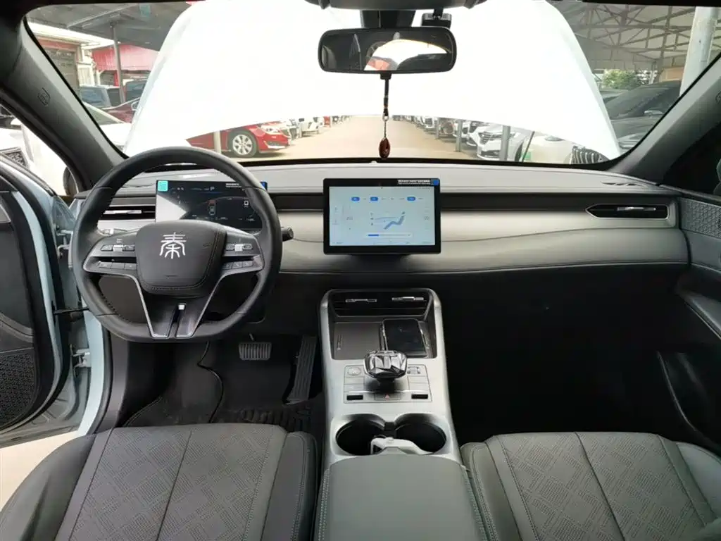 BYD Qin PLUS 2025 DM-i Smart Drive 55KM Leader фото 10