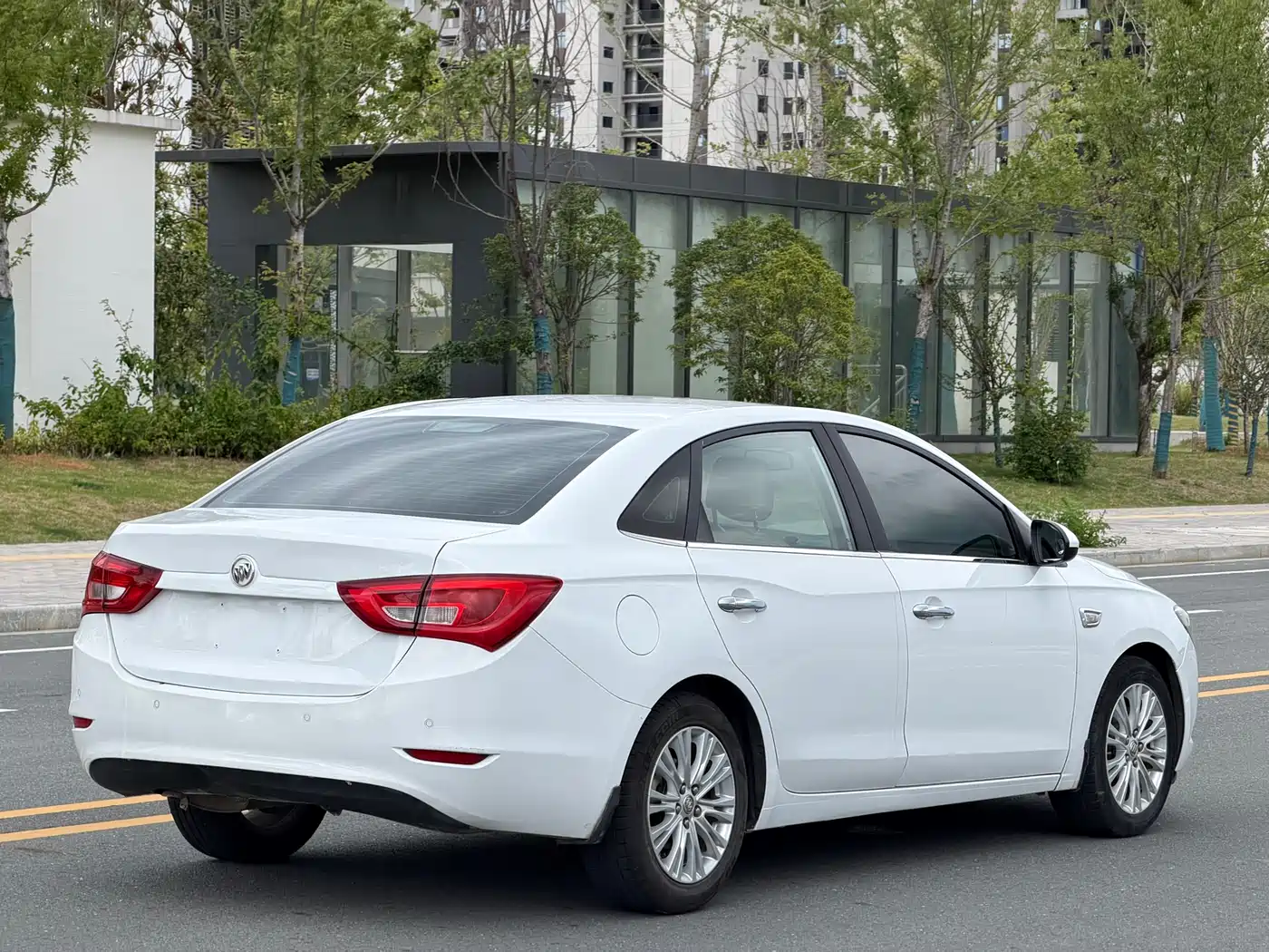 Photo 4 - Buick Excelle