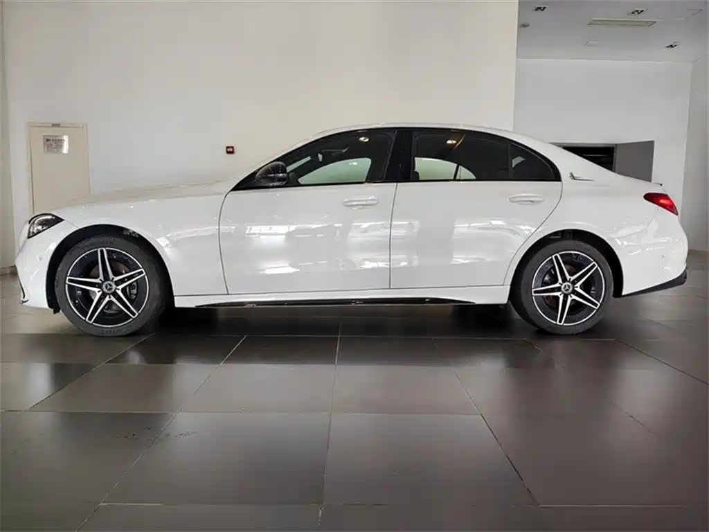 Mercedes-Benz C-Class 2024 Facelift III C 260 L Night Sport Edition фото 2