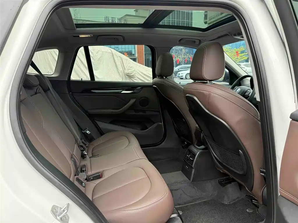 BMW X1 2020 sDrive25Li Leading Model фото 17