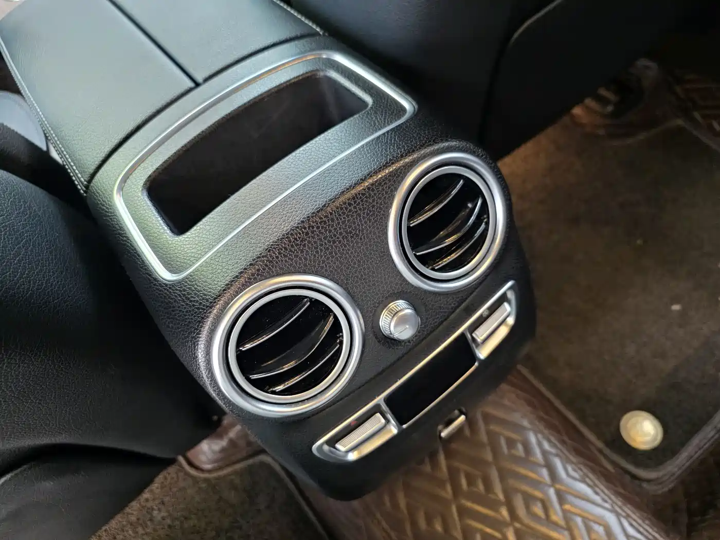 Mercedes-Benz GLC 2020 GLC 300 L 4MATIC Luxury фото 16