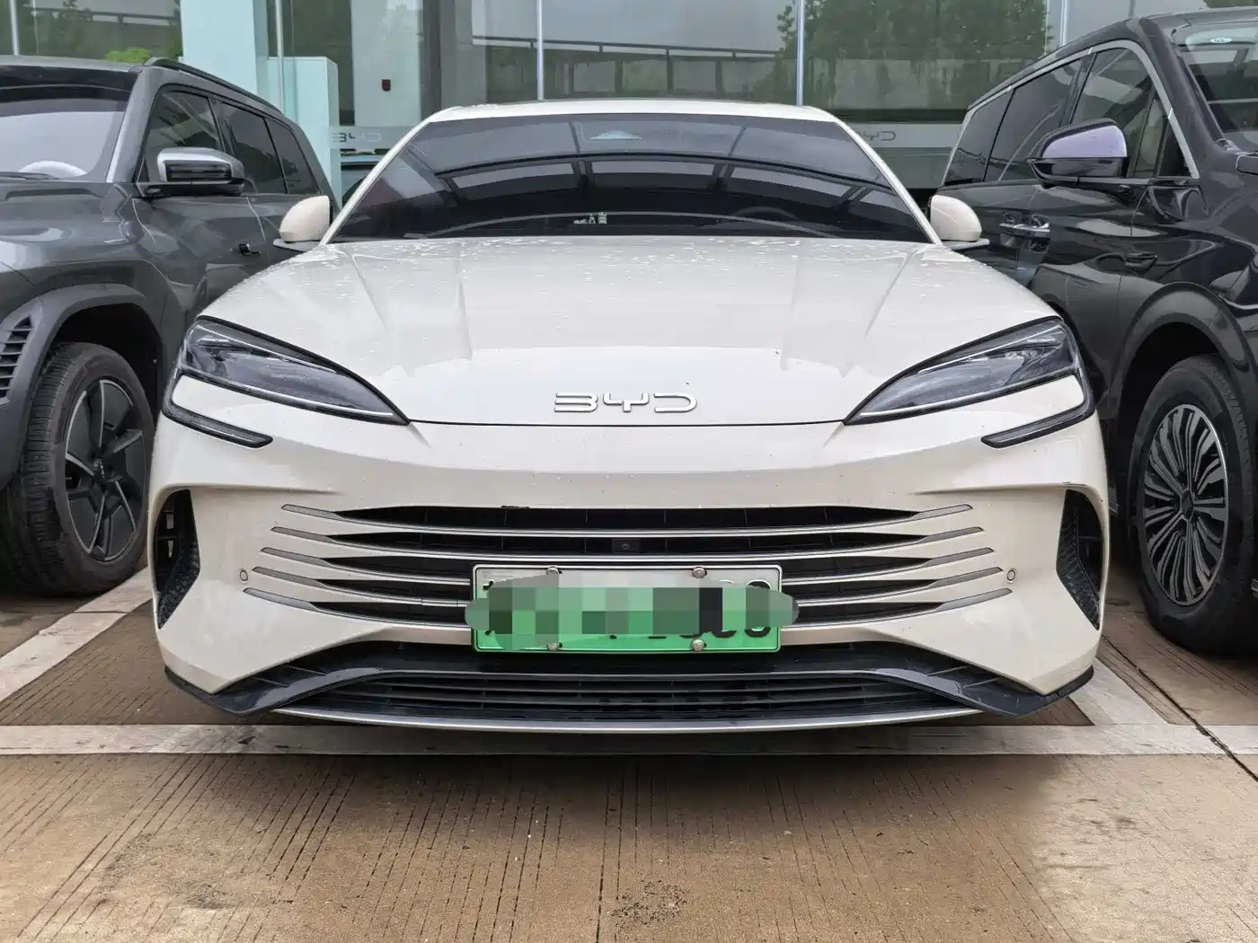 BYD Seal 2024 Glory Edition DM-i 1.5L 121km Luxury фото 7
