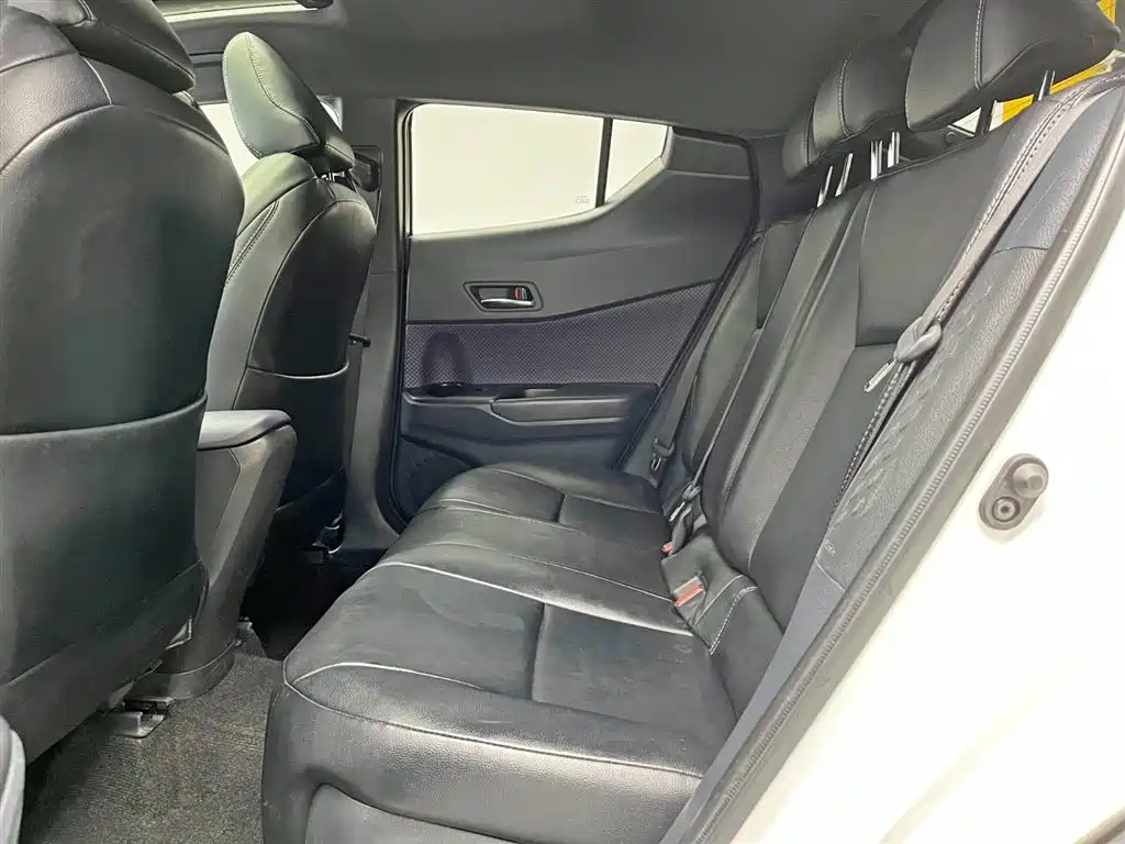 Toyota IZOA 2020 2.0L Yi Xiang Edition фото 15