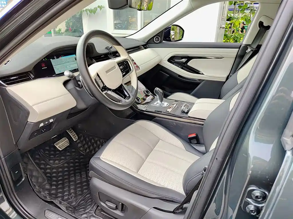 Land Rover Range Rover Evoque 2021 Range Rover Evoque L 249PS R-Dynamic First Edition Launch Edition фото 7