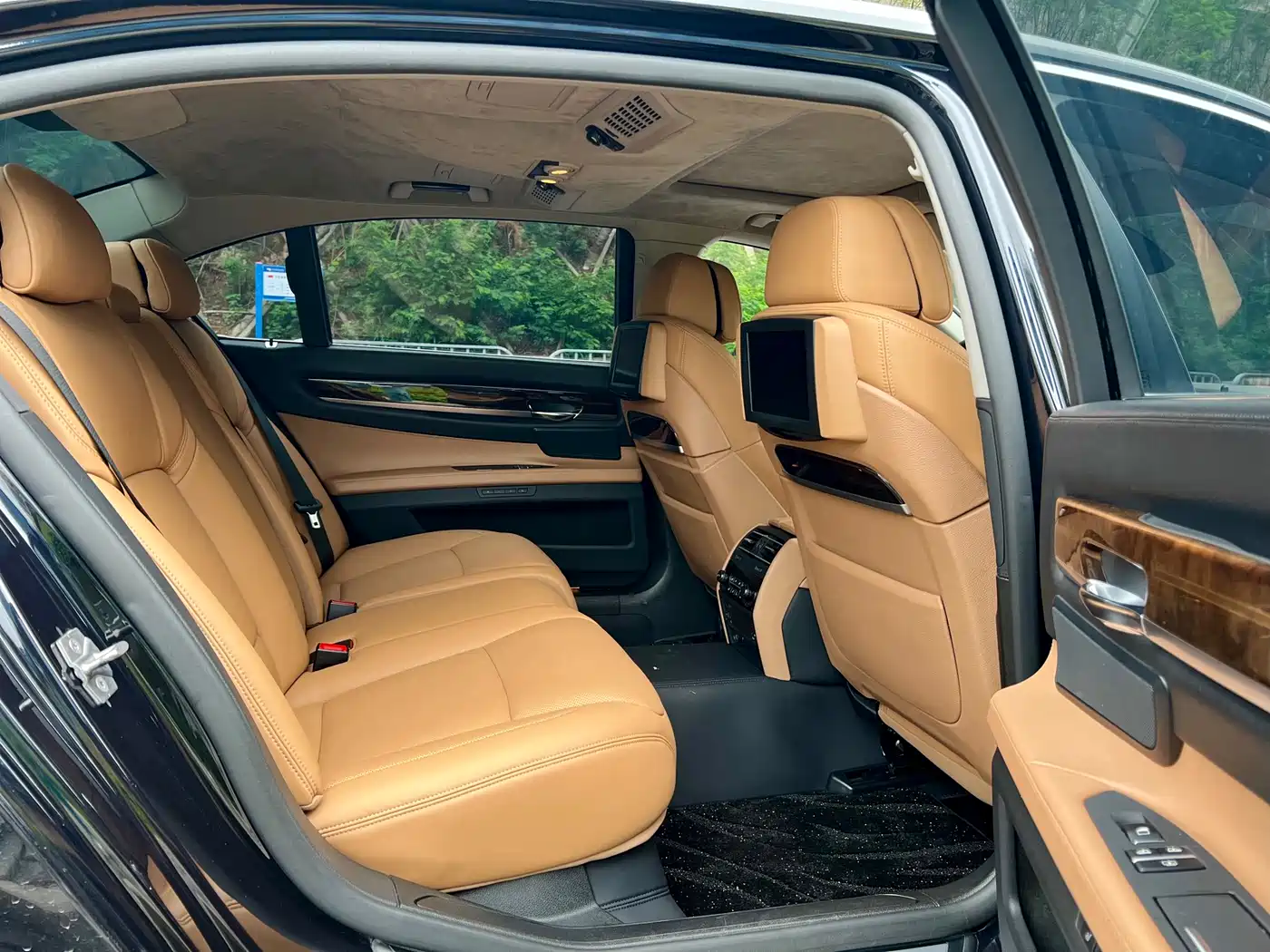 BMW 7 Series 2012 760Li 25th Anniversary Limited Edition фото 12