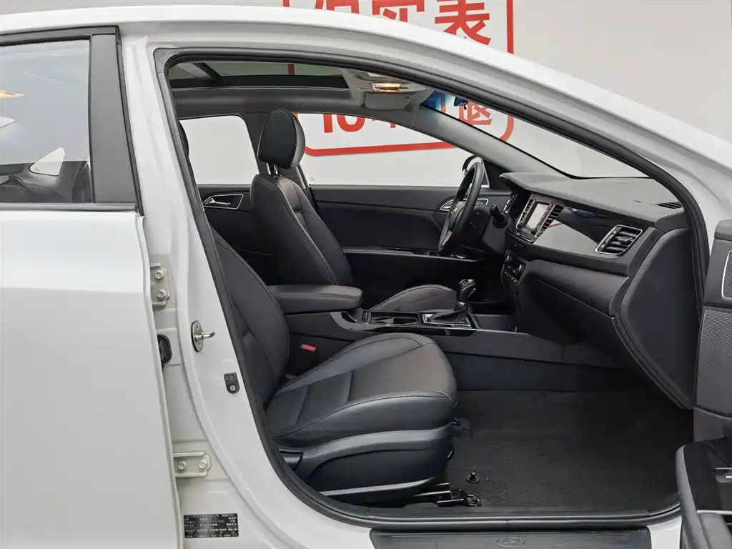 Hyundai Mistra 2016 1.6T Automatic Smart GLS фото 23