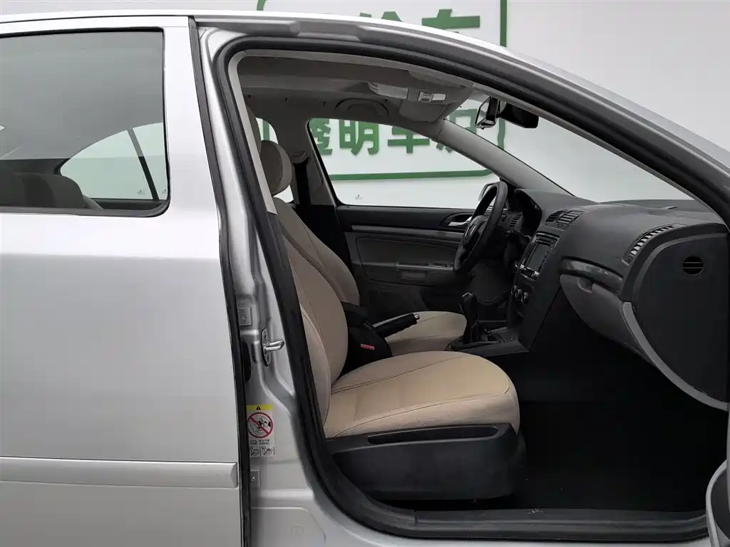 Škoda Octavia 2012 1.6L Manual Yijie Edition фото 23