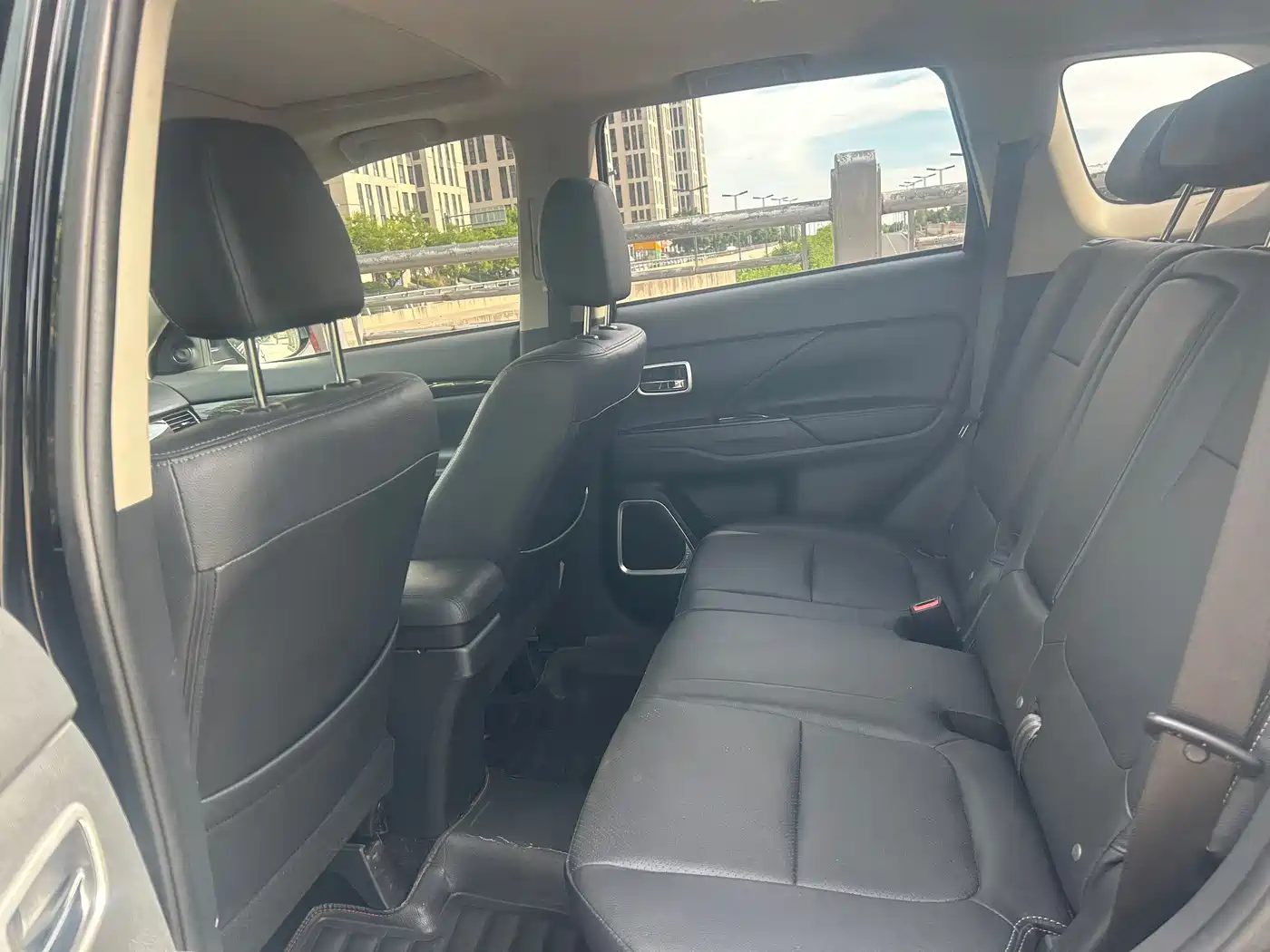 Mitsubishi Outlander 2018 2.0L 2WD Glory Edition 5-seater фото 5