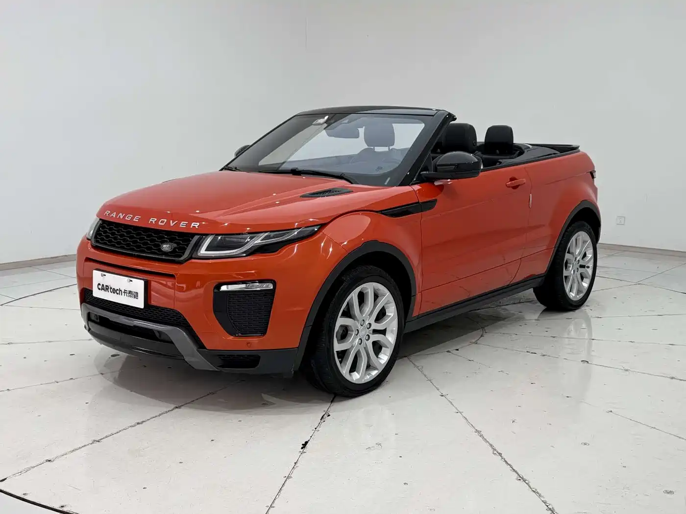 Land Rover Range Rover Evoque (Import) 2017 2.0T Convertible фото 5