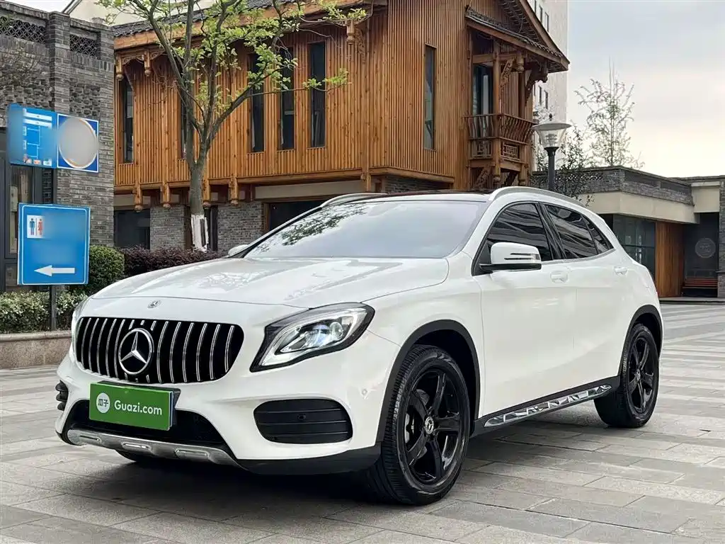 Mercedes-Benz GLA 2019 GLA 200 Fashion