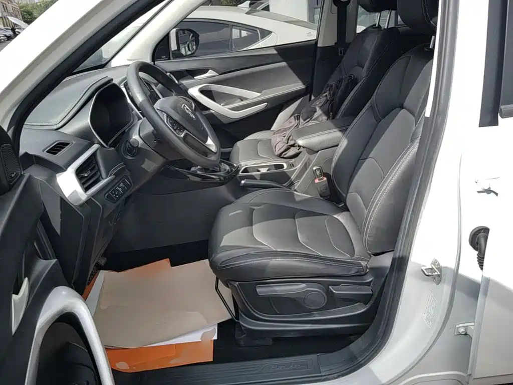 Baojun 530 2021 2021 Global Anniversary Edition 1.5T CVT Luxury 6-seater