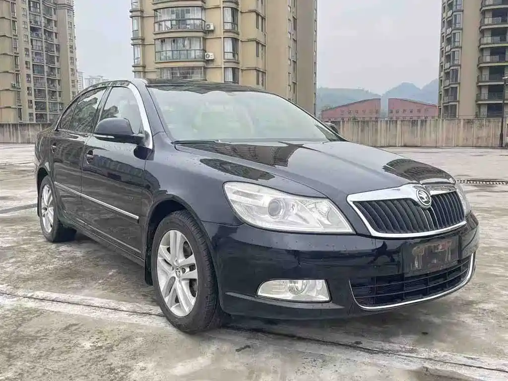 Škoda Octavia 2012 1.4TSI DSG Yizun Edition фото 8
