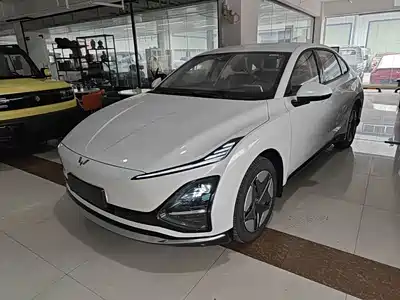 Wuling E5