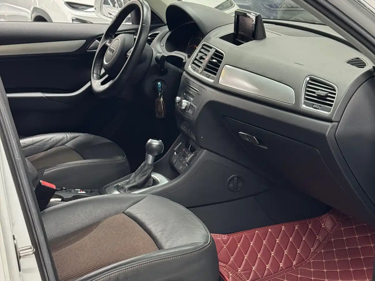 Audi Q3 2018 30 TFSI Fashion Collector's Edition фото 8