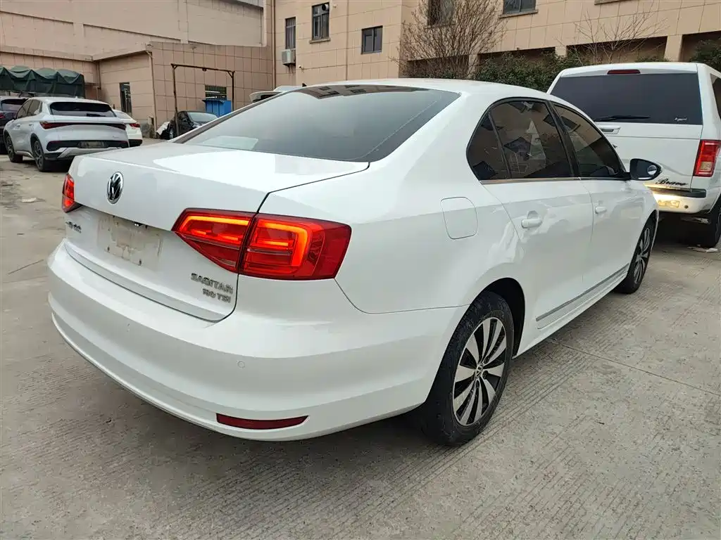 Volkswagen Sagitar 2018 180TSI DSG Premium Edition фото 7