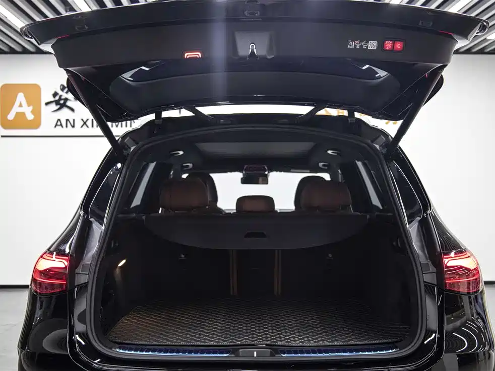 Mercedes-Benz GLC 2025 Model Year GLC 260 L 4MATIC Luxury фото 8