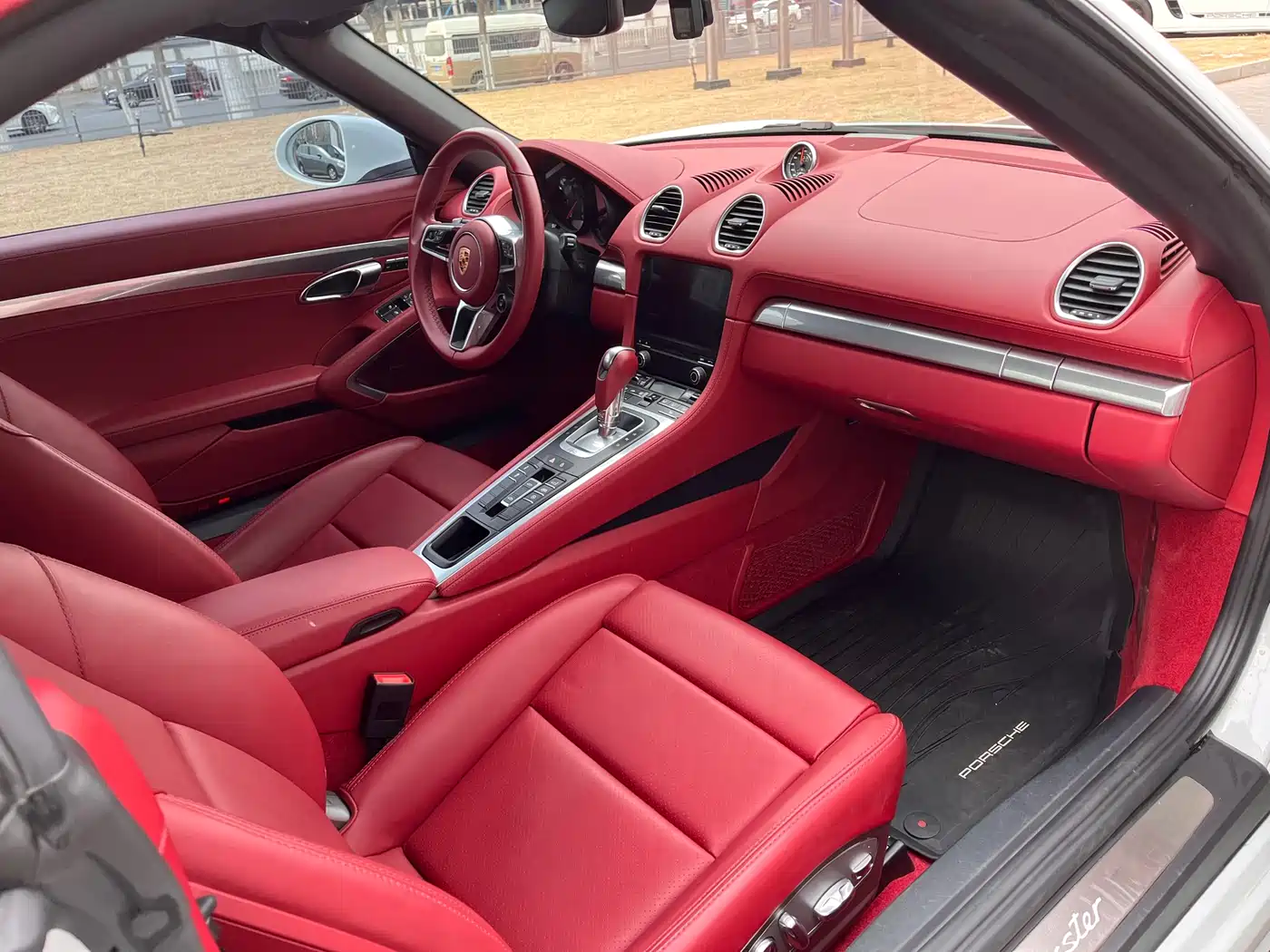 PORSCHE 718
