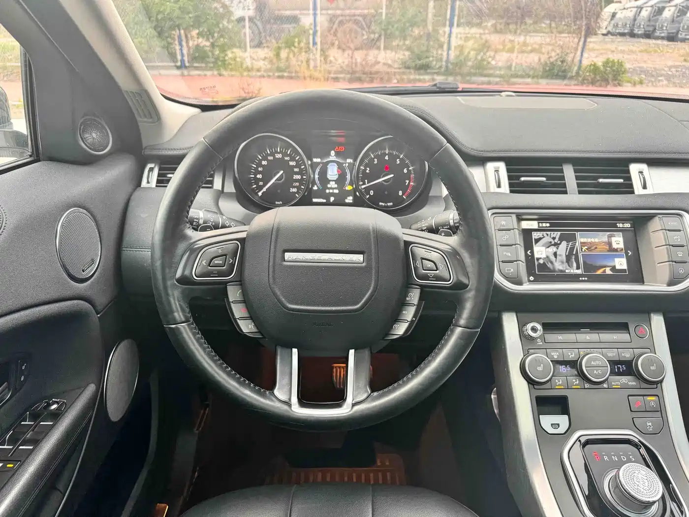 Land Rover Range Rover Evoque 2017 2.0T SE Smart Shine Edition фото 13