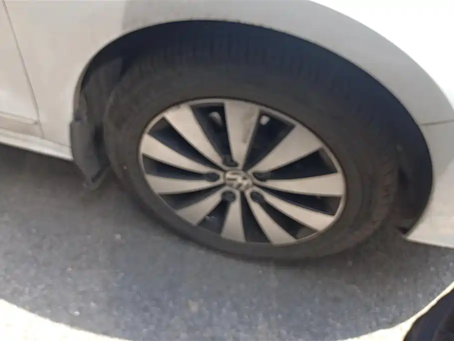 Volkswagen Sagitar 2018 1.6L Automatic Comfort фото 5