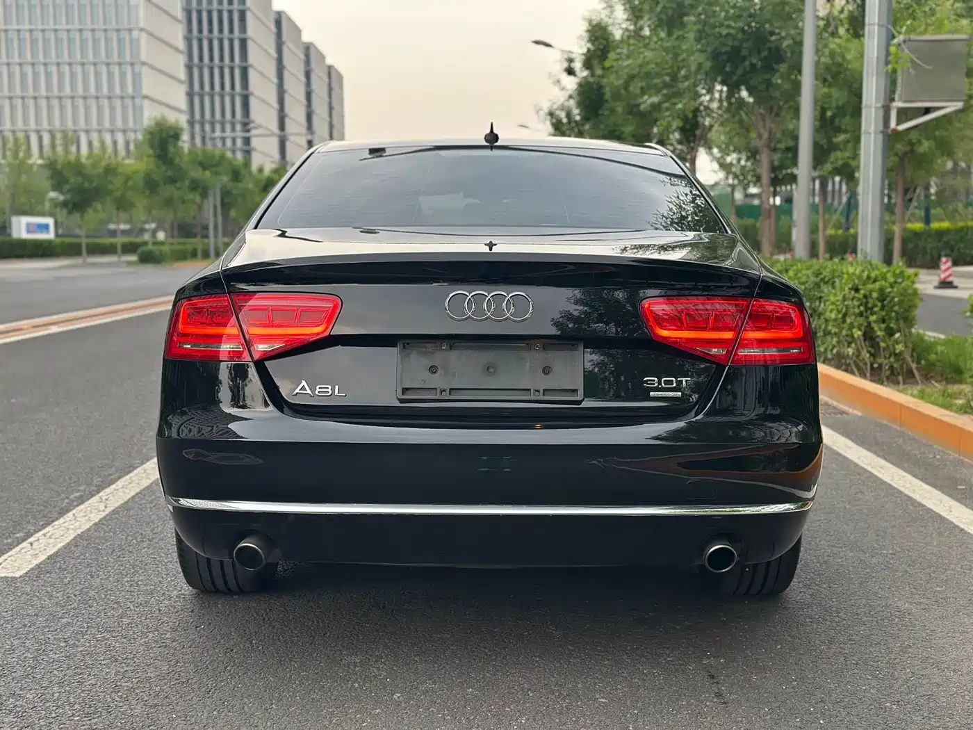 Audi A8 2012 A8L 45 TFSI quattro Luxury фото 16