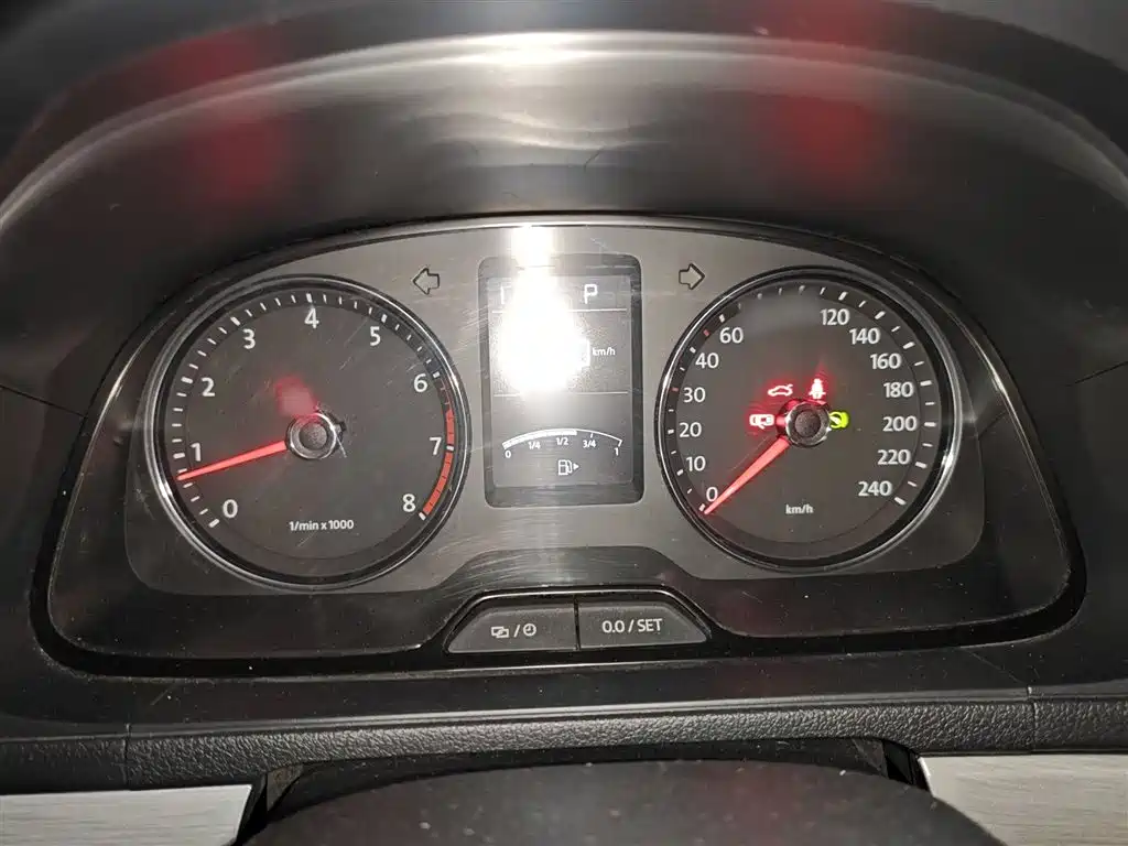 Volkswagen Lavida 2014 1.4TSI DSG BlueMotion Technology фото 4