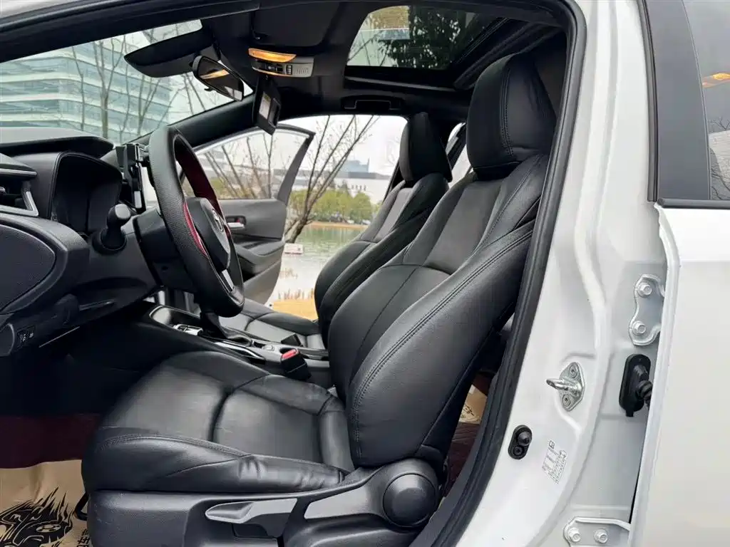 Toyota Levin 2022 185T CVT Luxury Edition фото 16