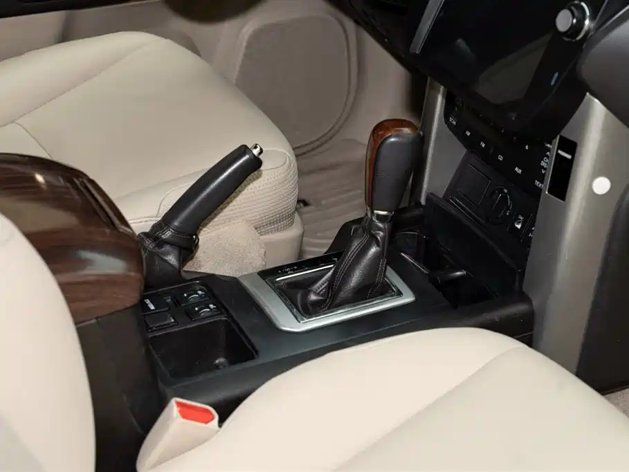 Toyota Prado 2010 4.0L Automatic TX-L фото 20
