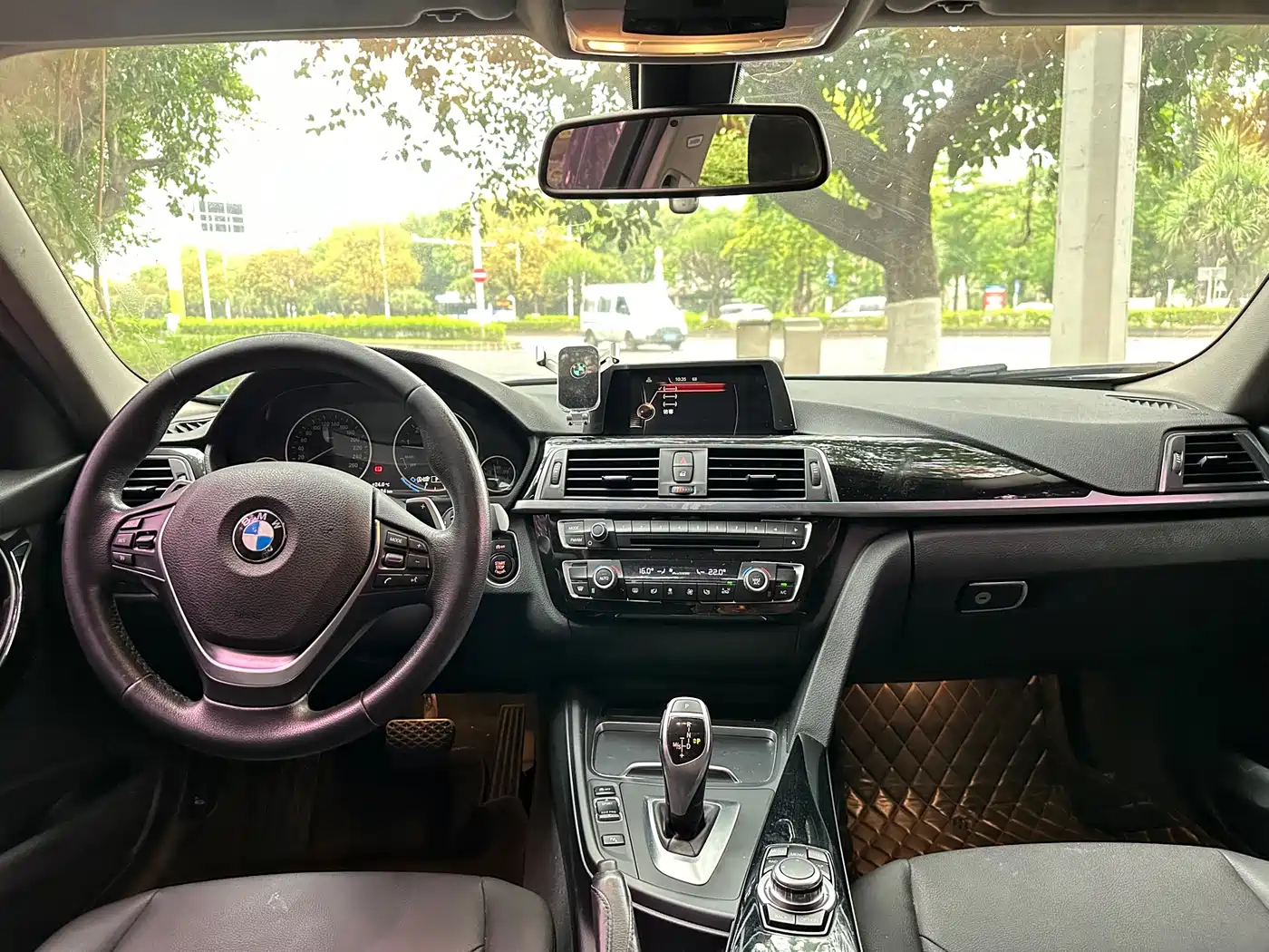 BMW 3 Series 2017 320Li M Sport фото 9