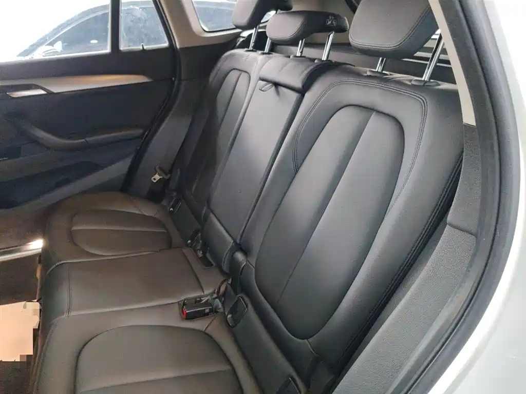 BMW X1 2016 sDrive18Li Premium Model фото 17