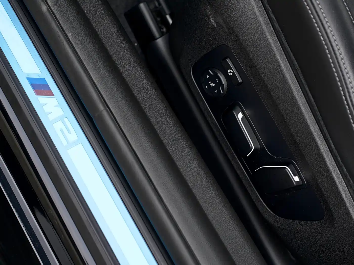 BMW M2 2024 M2 фото 17