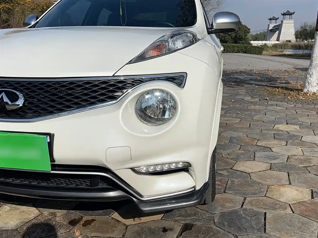 INFINITI ESQ