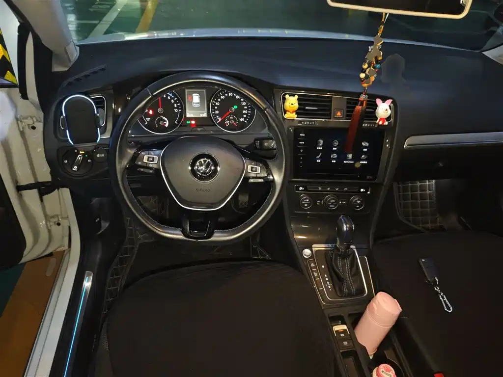 VOLKSWAGEN GOLF*PURE ELECTRICITY