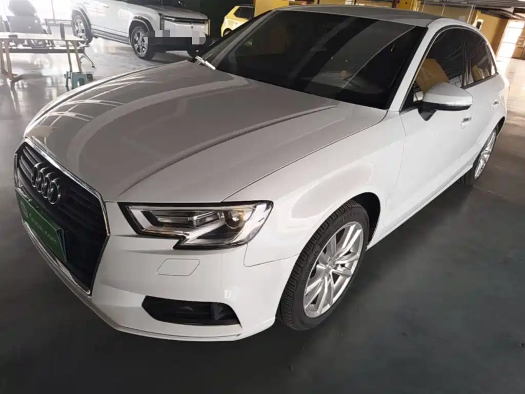 Audi A3 2018 30th Anniversary Limousine 35 TFSI Progressive фото 2