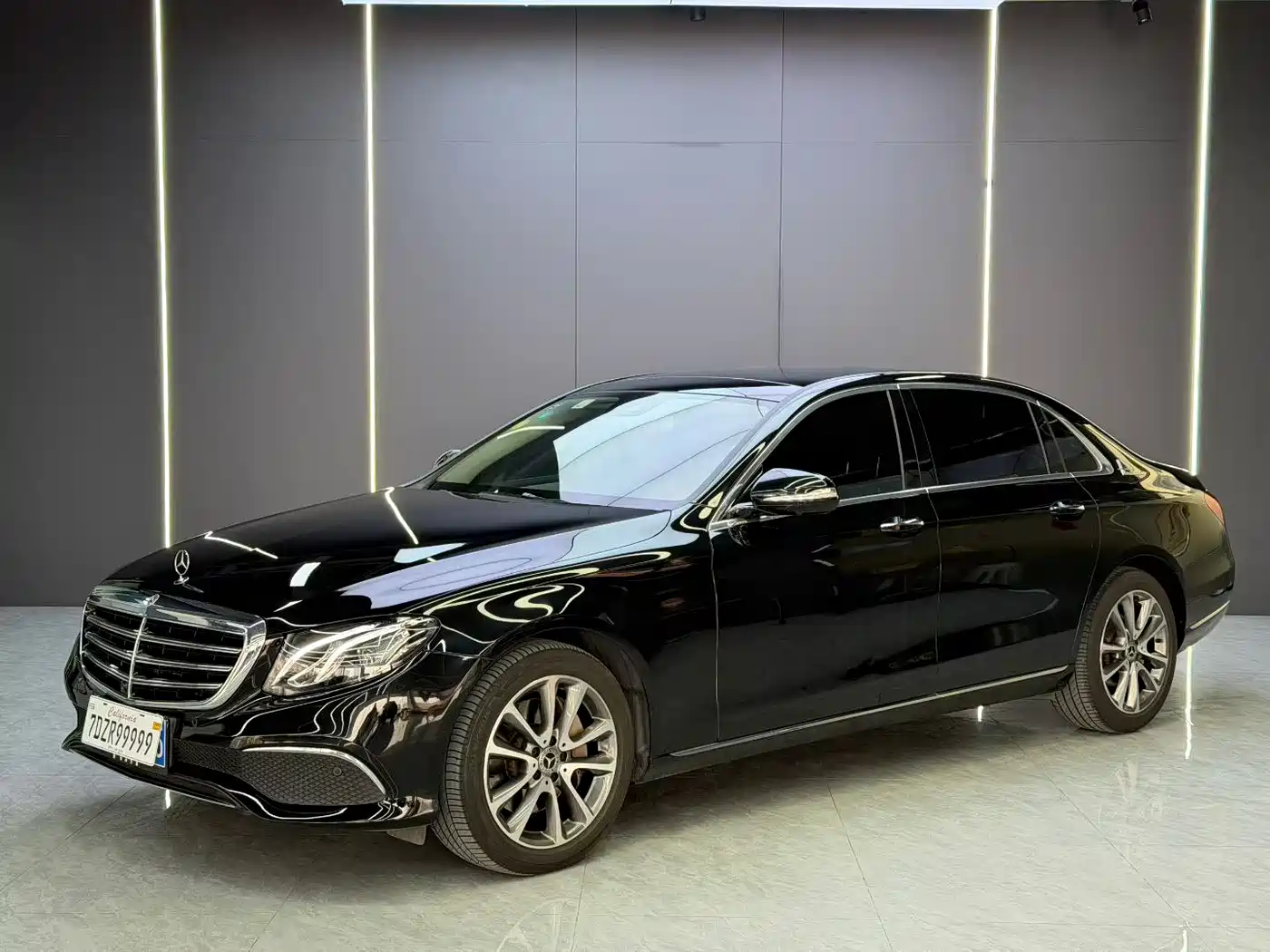 Mercedes-Benz E-Class 2017 E 300 L Luxury фото 2