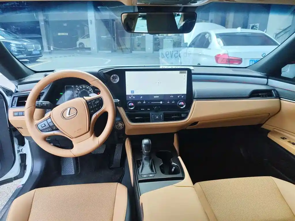 Lexus ES 2025 2025 300h Ultimate Edition