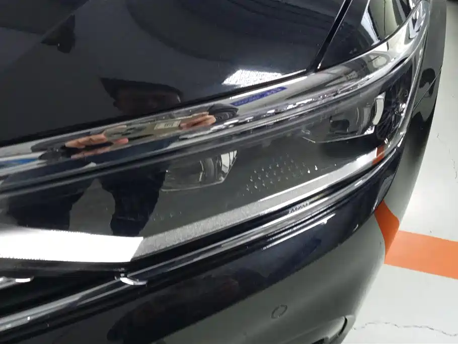 Volkswagen Passat 2021 Model 380TSI Luxury Edition фото 5