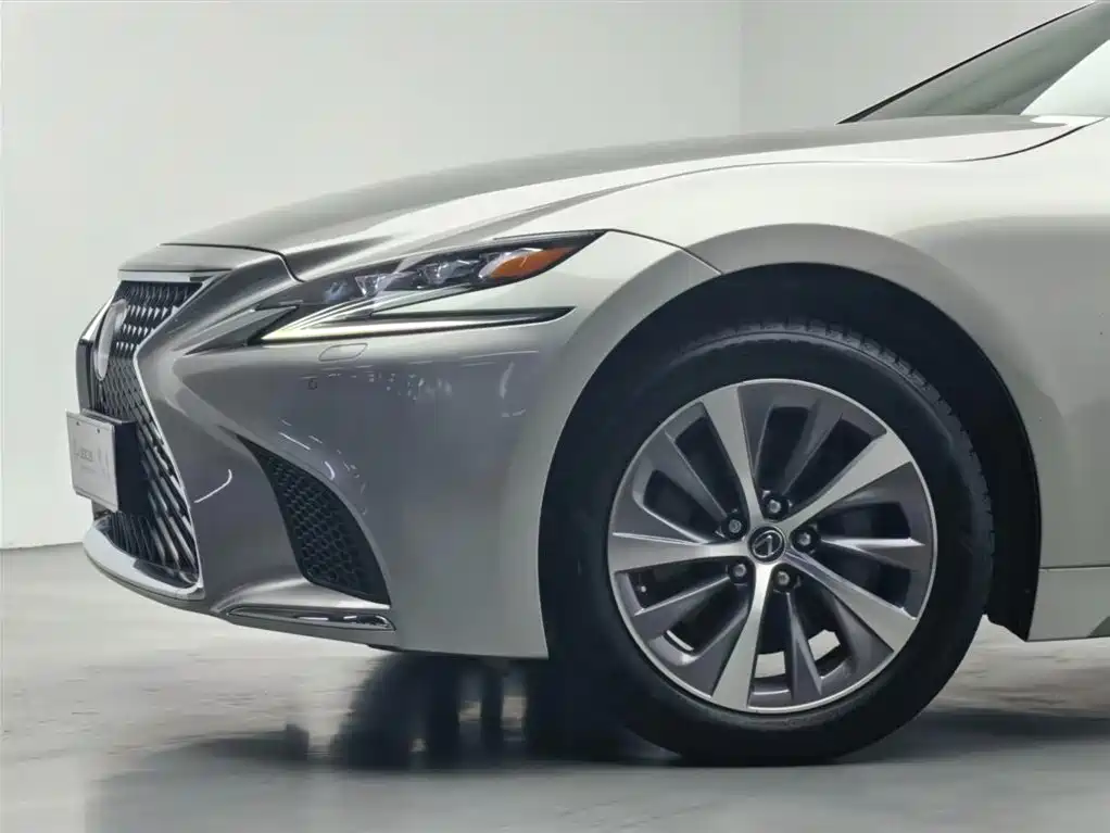 Lexus LS 2020 500h Excellence (China V) фото 17