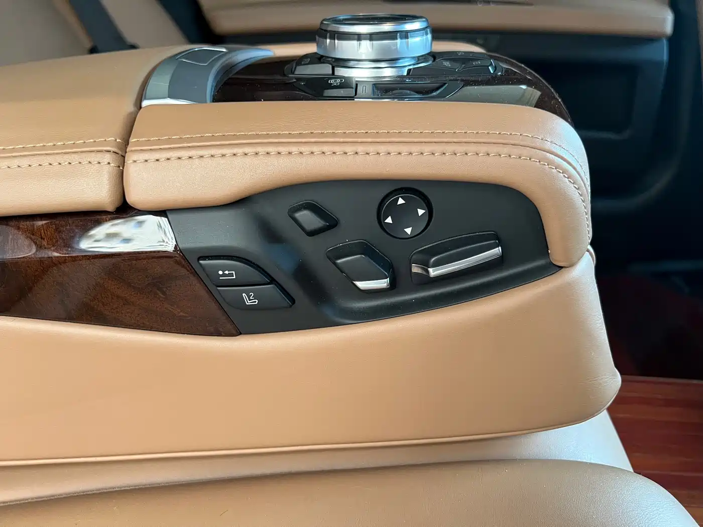 Фото 24 - BMW 7 Series