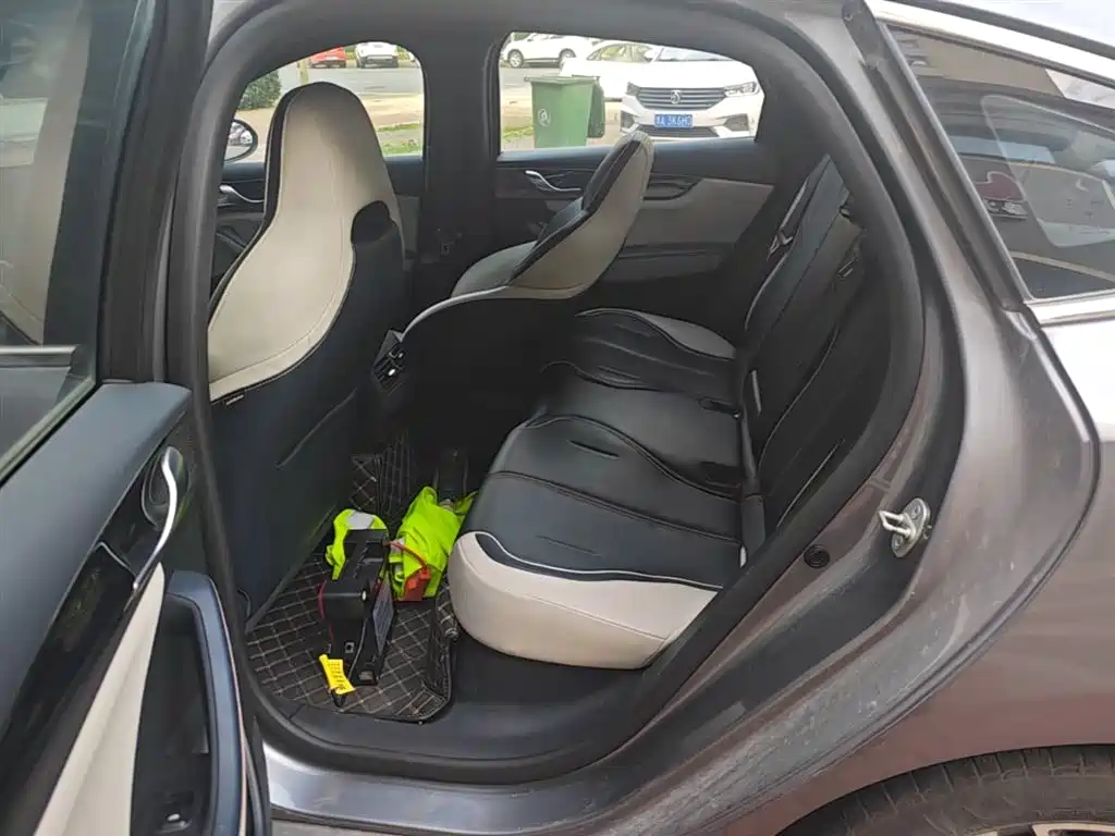 BYD Qin PLUS 2021 DM-i 55KM Flagship фото 17