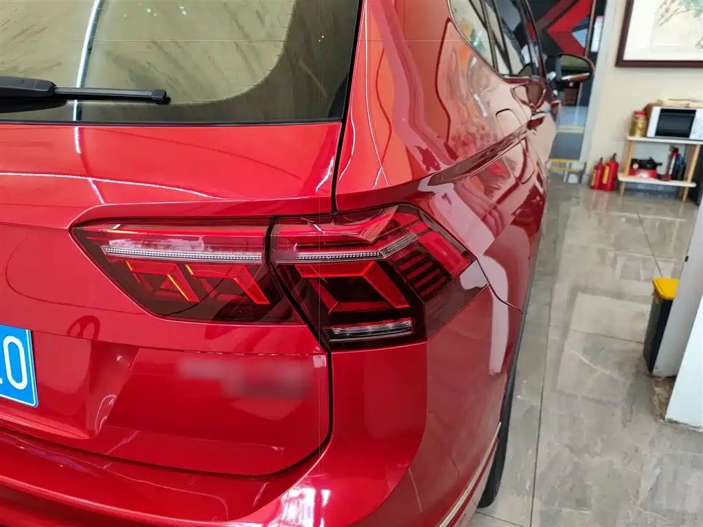 Volkswagen Tiguan L 2022 380TSI Automatic 4WD R-Line Flagship 7-Seater фото 8