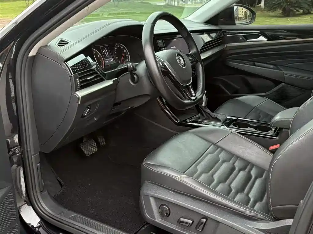 Volkswagen Passat 2019 330TSI Elite Version China VI фото 15