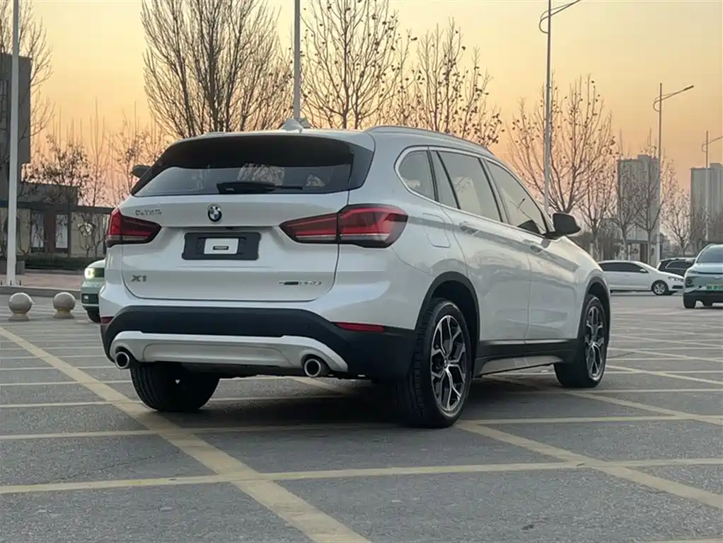 BMW X1 2022 sDrive25Li Leading фото 22