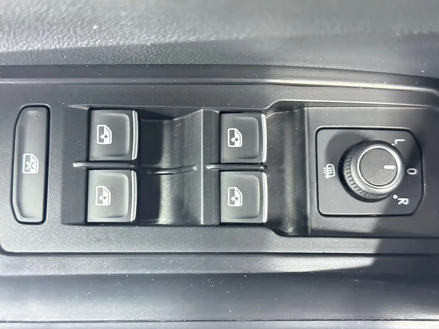 Volkswagen T-ROC 2022 280TSI DSG 2WD Comfort PLUS фото 16