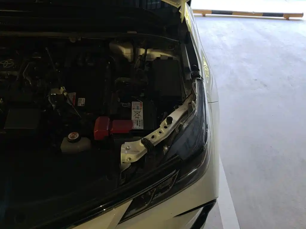 Toyota Corolla 2021 Hybrid 1.8L E-CVT Elite Edition фото 24