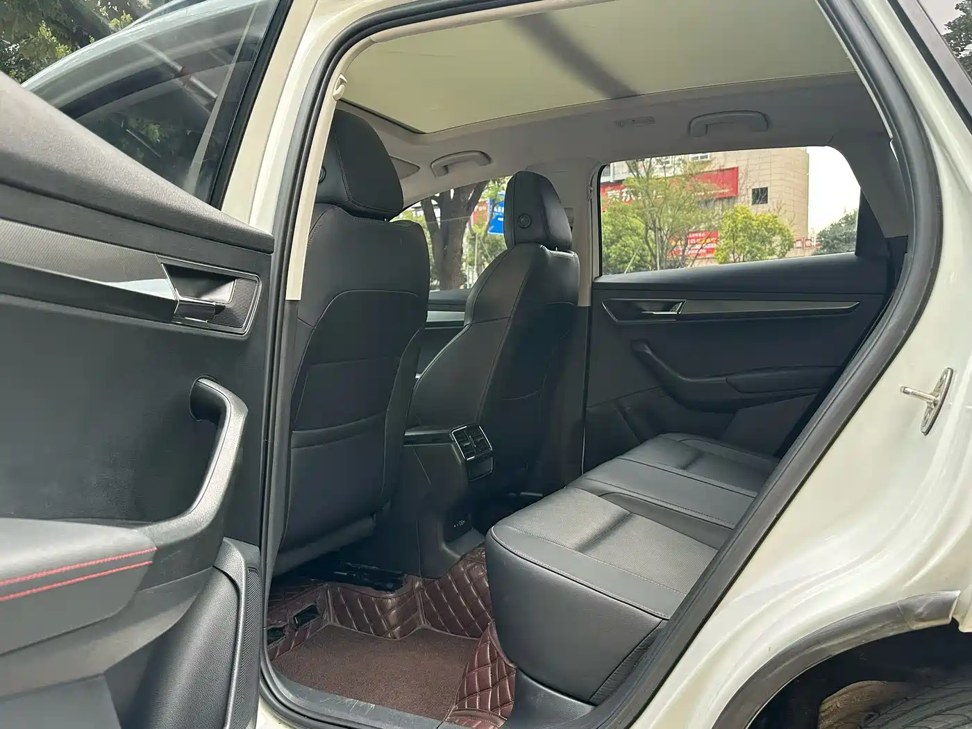 Škoda Karoq 2023 TSI280 Luxury Edition фото 6